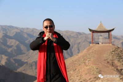 2019年1月1日，5位中衛(wèi)青年企業(yè)家在寺口山上送祝福